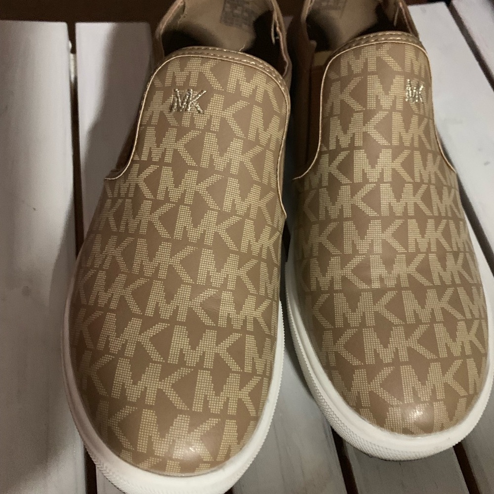 MK shoes